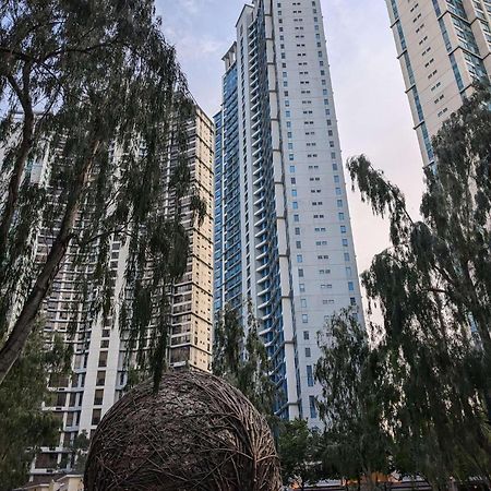 Bellagio One Bedrroom Bgc Burgos Circle By Christine Suites Ph Taguig Exterior foto