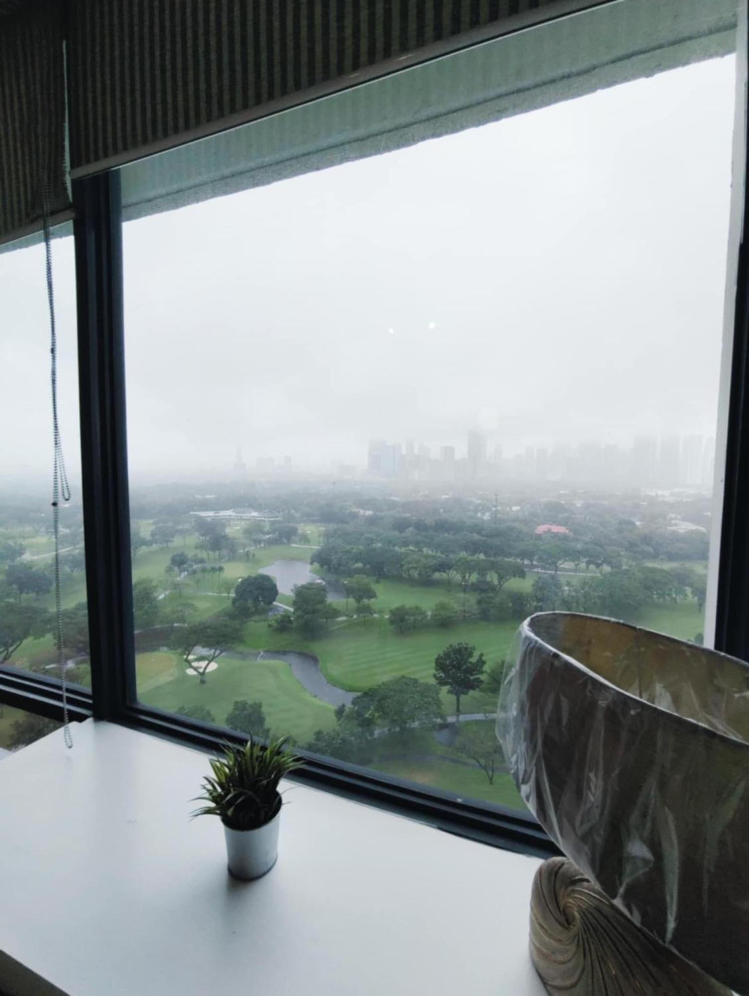 Bellagio One Bedrroom Bgc Burgos Circle By Christine Suites Ph Taguig Exterior foto