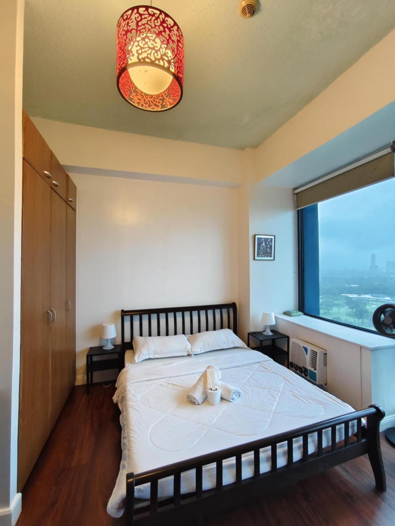 Bellagio One Bedrroom Bgc Burgos Circle By Christine Suites Ph Taguig Exterior foto