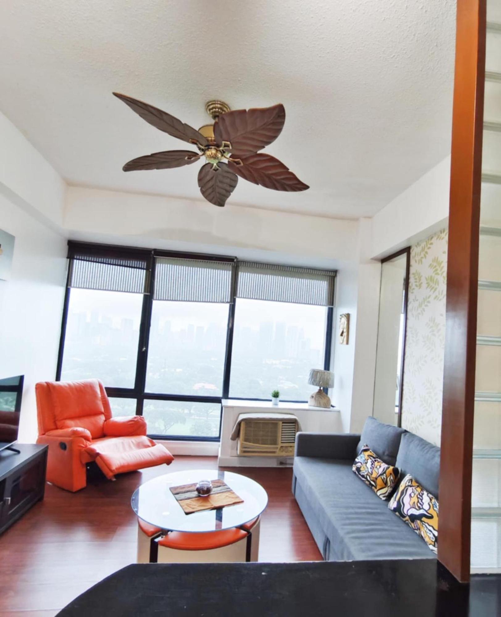 Bellagio One Bedrroom Bgc Burgos Circle By Christine Suites Ph Taguig Exterior foto