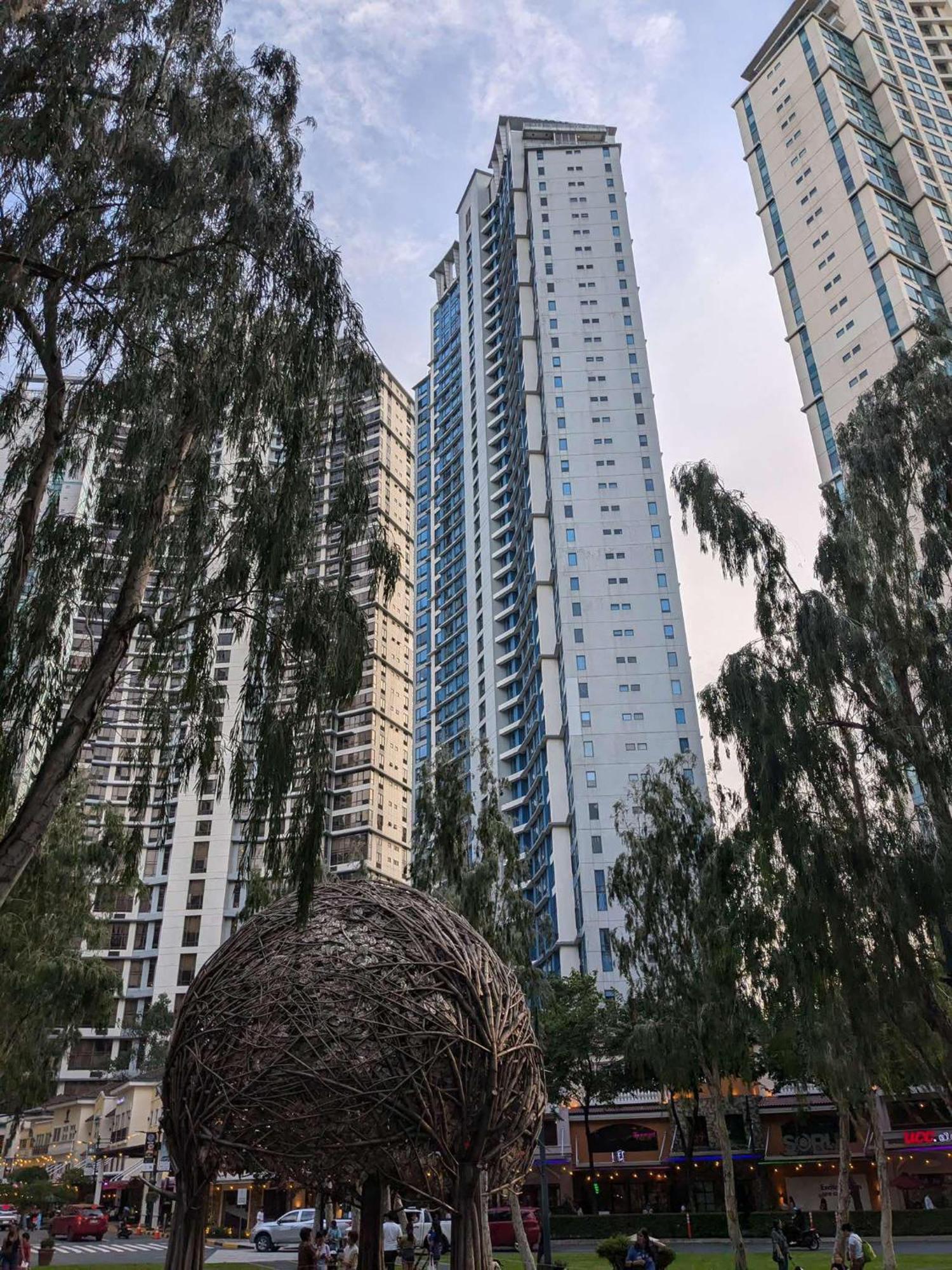 Bellagio One Bedrroom Bgc Burgos Circle By Christine Suites Ph Taguig Exterior foto
